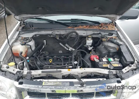 2009 Ford Escape Xlt from USA, damaged, VIN 1FMCU93709KC81597